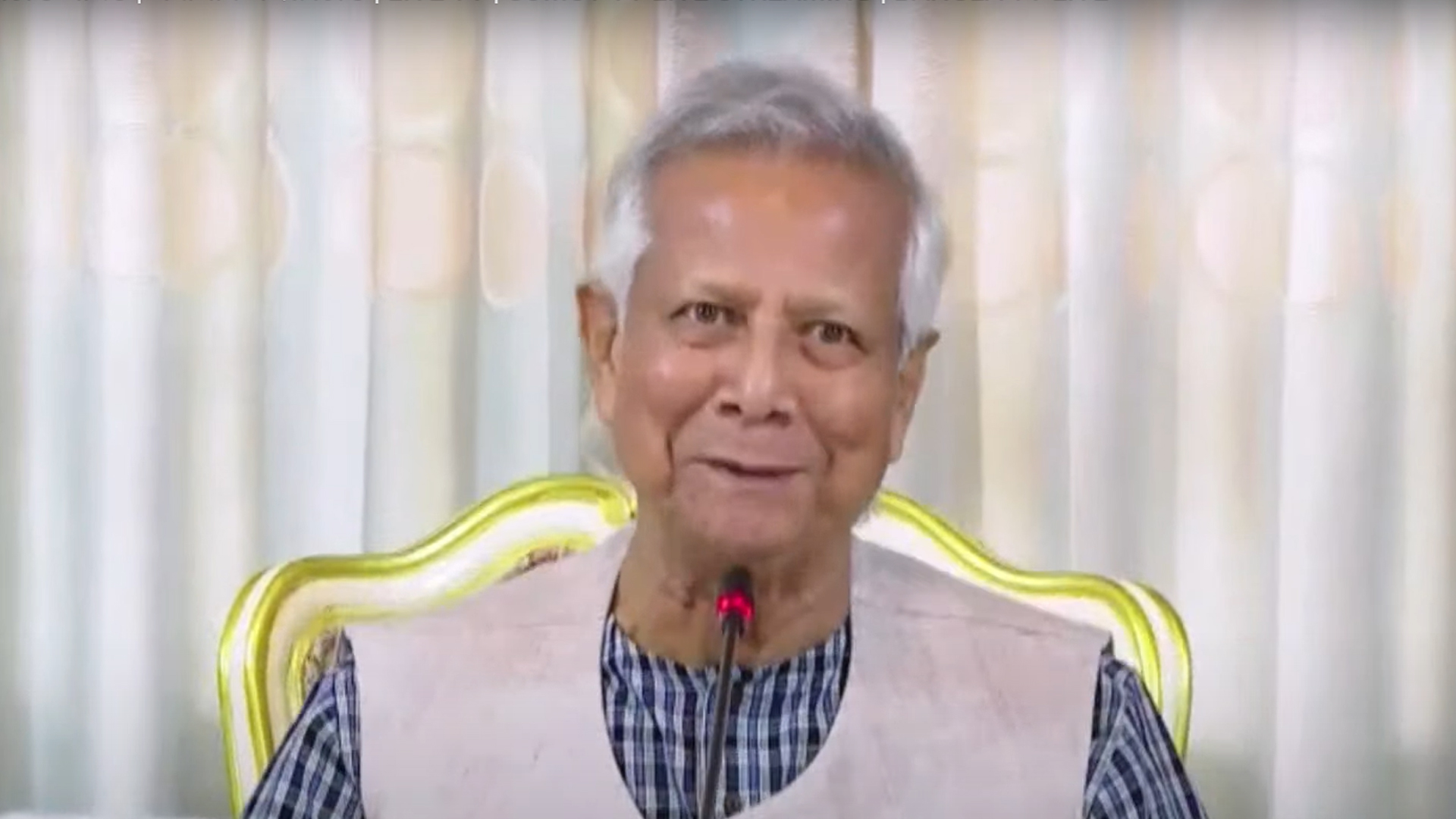 কোথায় আছেন ড. মুহাম্মদ ইউনূস, করছেন কী?