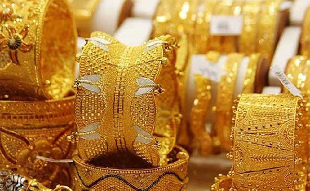দেশে স্বর্ণের দামে বড় পতন, ভরিতে কমলো কত?